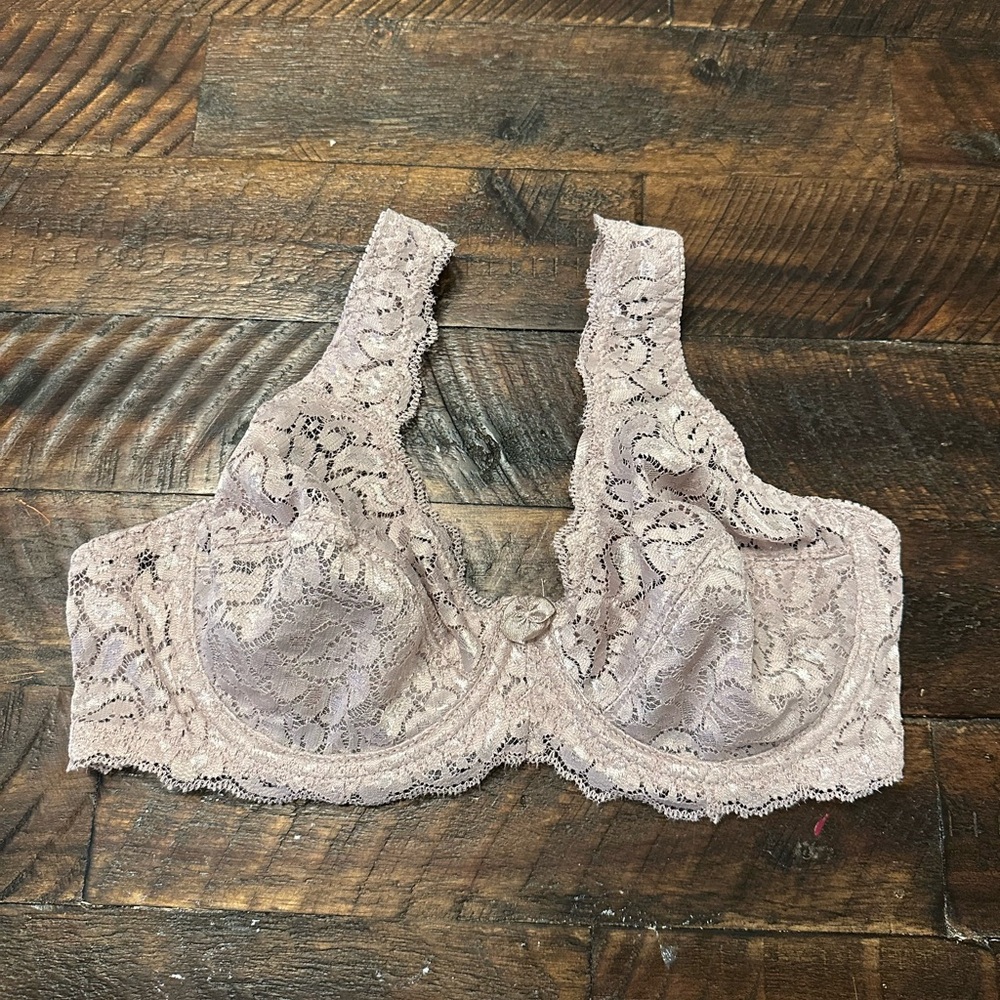 Lace Underwire Bra in Lavender